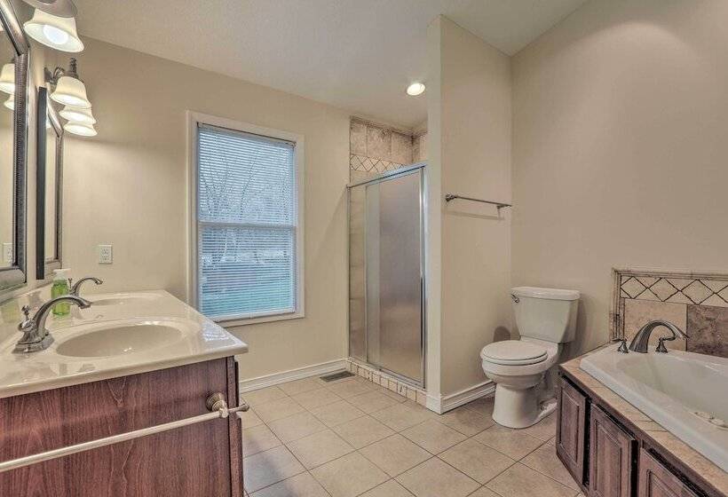 Sugar Grove Escape W/ Hot Tub & Remote Workspace!