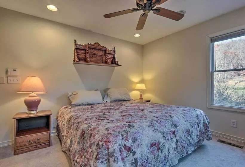 Sugar Grove Escape W/ Hot Tub & Remote Workspace!