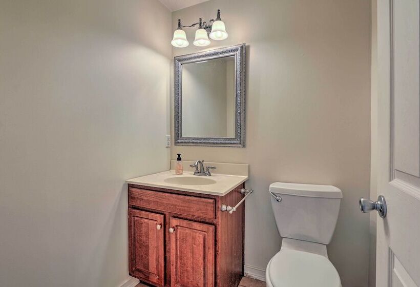 Sugar Grove Escape W/ Hot Tub & Remote Workspace!