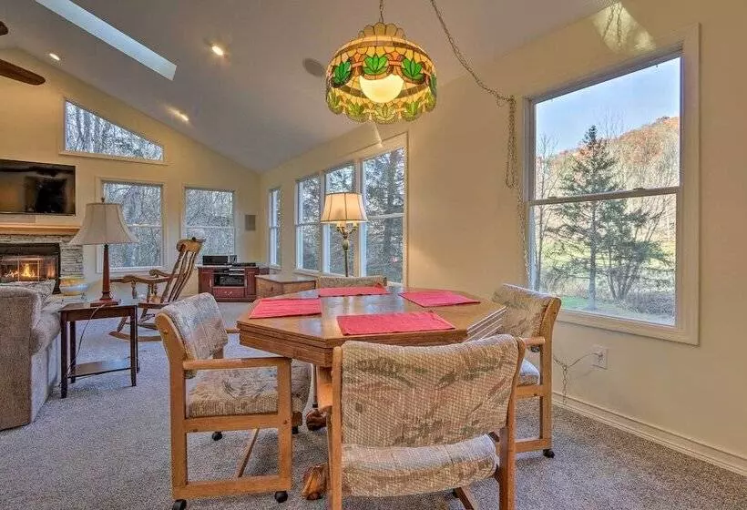 Sugar Grove Escape W/ Hot Tub & Remote Workspace!