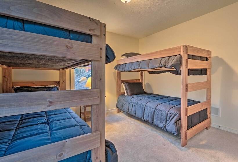 Sugar Grove Escape W/ Hot Tub & Remote Workspace!