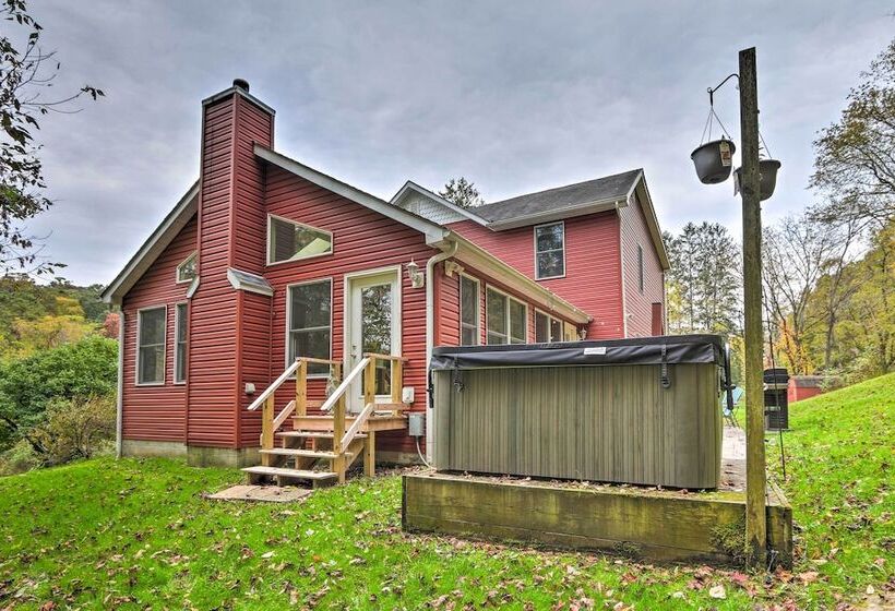 Sugar Grove Escape W/ Hot Tub & Remote Workspace!