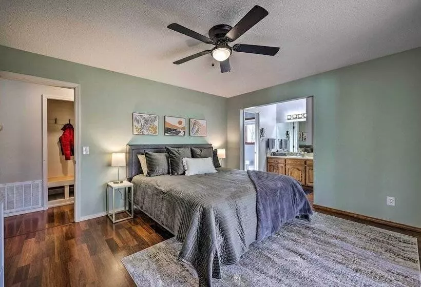 Spacious Bella Vista Home ~ 5 Mi To Lake!