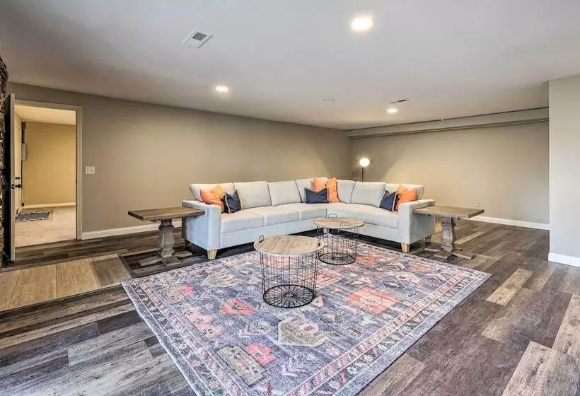 Spacious Bella Vista Home ~ 5 Mi To Lake!