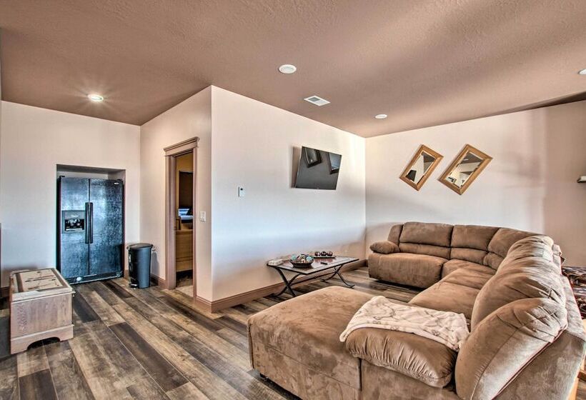 Spacious Home W/ Mtn Views: 2 Mi To Bear Lake!