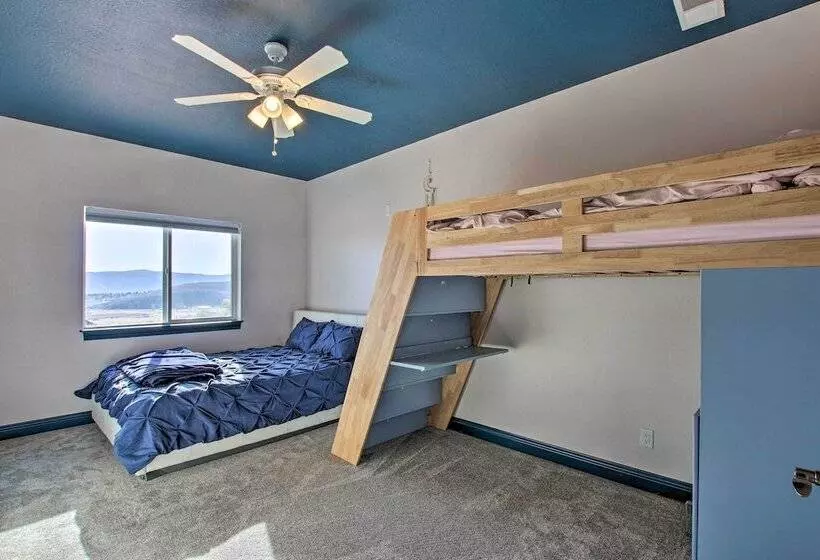 Spacious Home W/ Mtn Views: 2 Mi To Bear Lake!