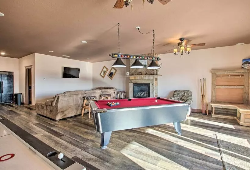 Spacious Home W/ Mtn Views: 2 Mi To Bear Lake!