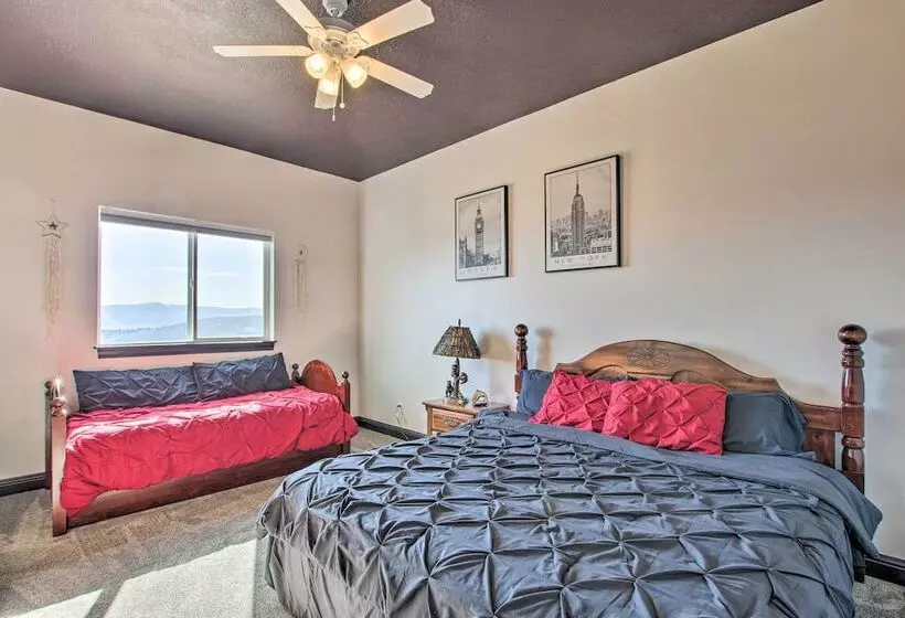 Spacious Home W/ Mtn Views: 2 Mi To Bear Lake!