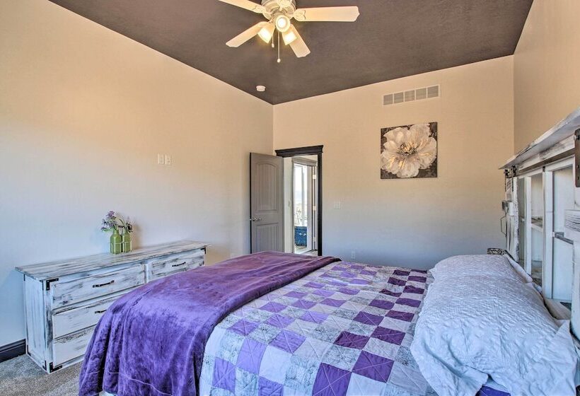 Spacious Home W/ Mtn Views: 2 Mi To Bear Lake!