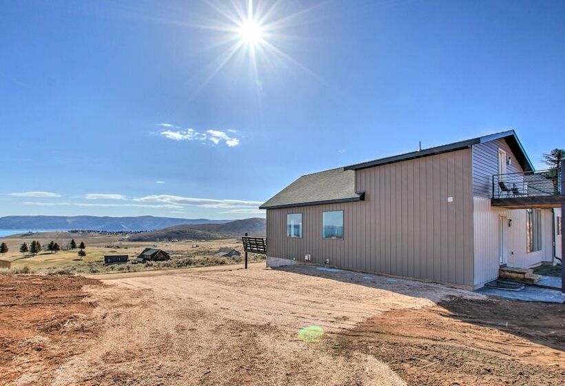 Spacious Home W/ Mtn Views: 2 Mi To Bear Lake!