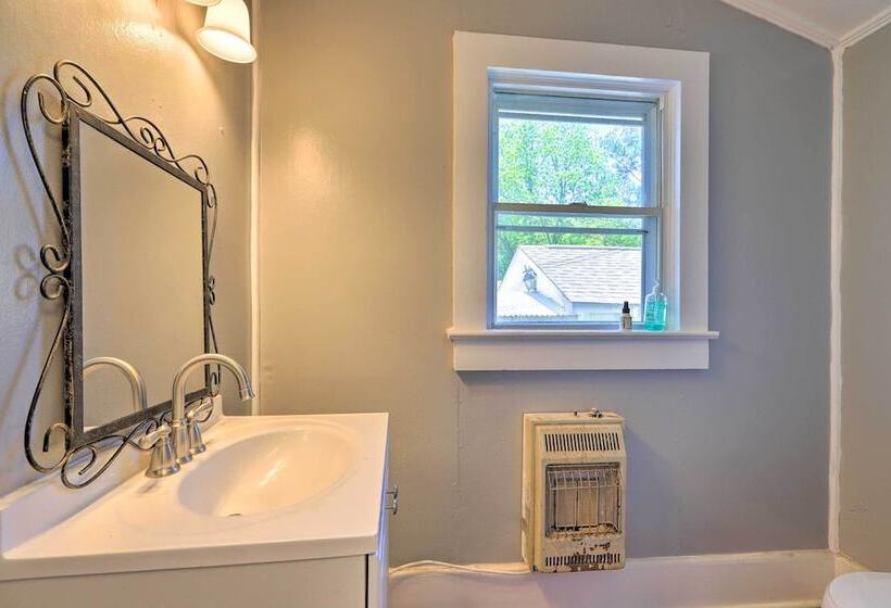 Spacious Lanett Haven W/ Sunroom + Large Deck