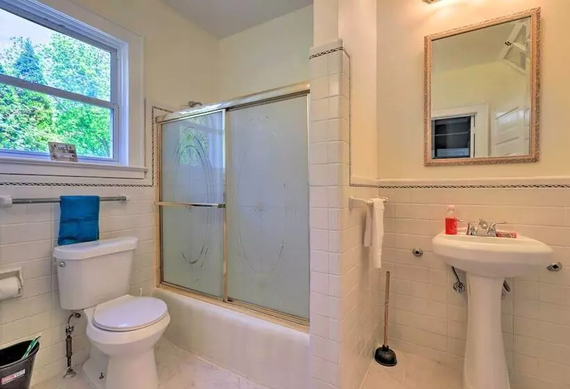 Spacious Lanett Haven W/ Sunroom + Large Deck