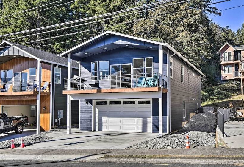 Stunning Stevenson Retreat W/ Mountain Views!