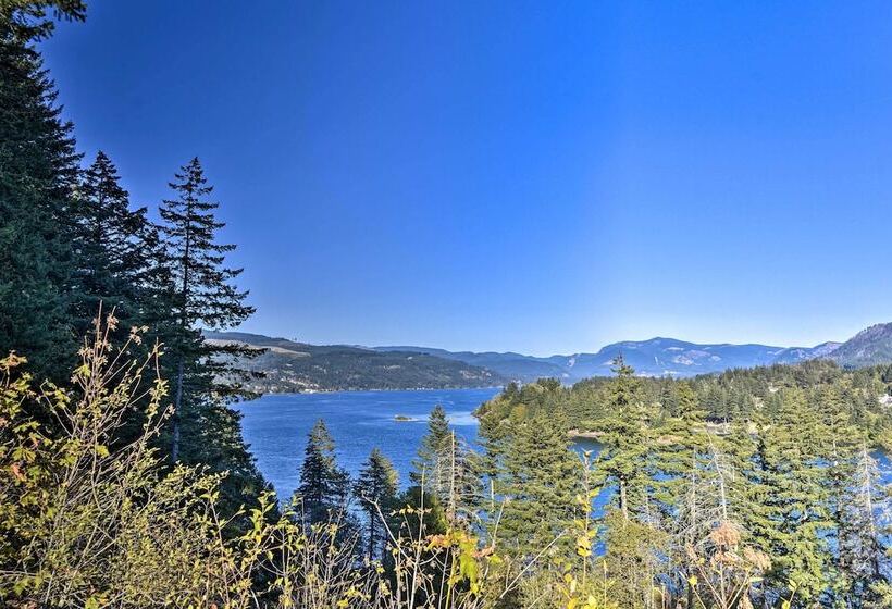 Stunning Stevenson Retreat W/ Mountain Views!