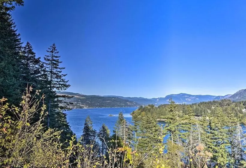 Stunning Stevenson Retreat W/ Mountain Views!