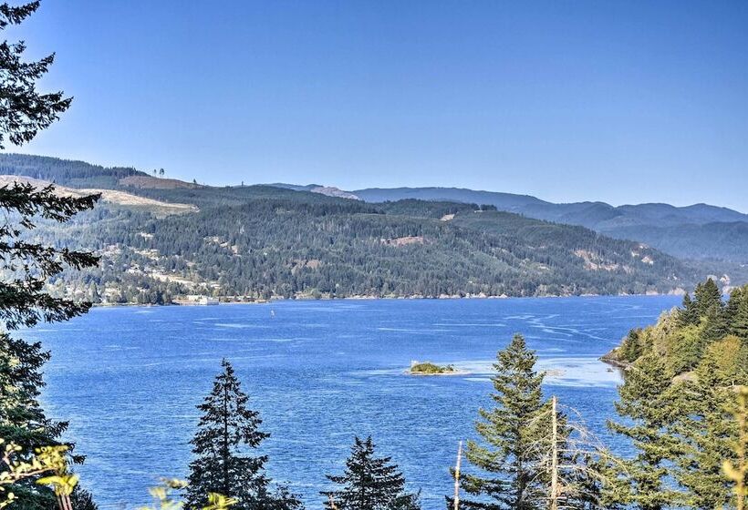 Stunning Stevenson Retreat W/ Mountain Views!