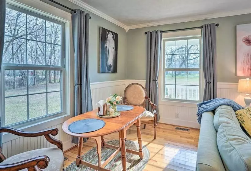 Sweet Vacation Cottage W/ Deck & Grill!