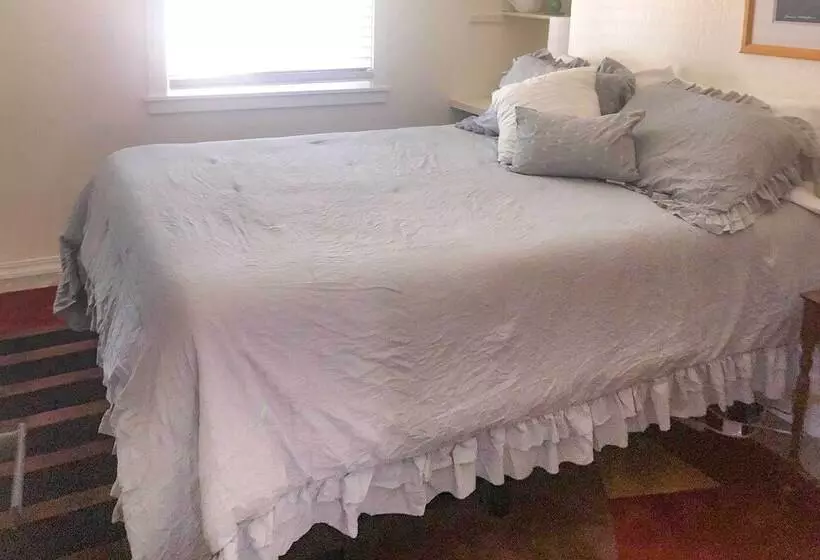 Wine Country Retreat At Private Creekside House!