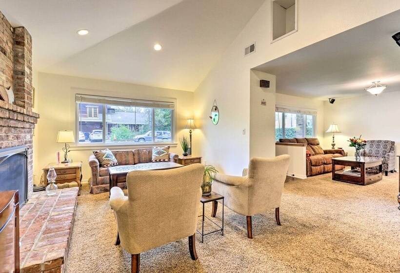 Wine Country Retreat At Private Creekside House!