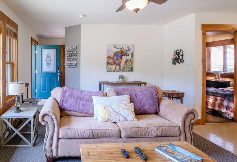 Beautiful Grand Lake Mountain Lodge