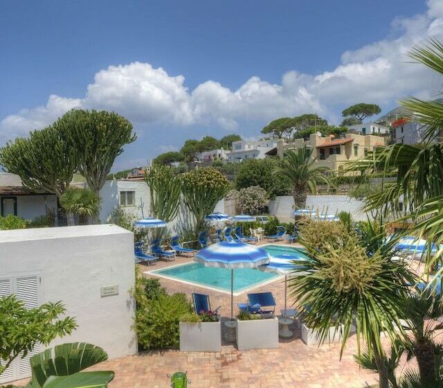 Bed and Breakfast Ischia Forio With A Breathtaking View, Imperamare, 10 Persons