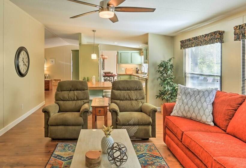 Charming Home W/ Deck & Yard 1 Mi To Lake Texoma