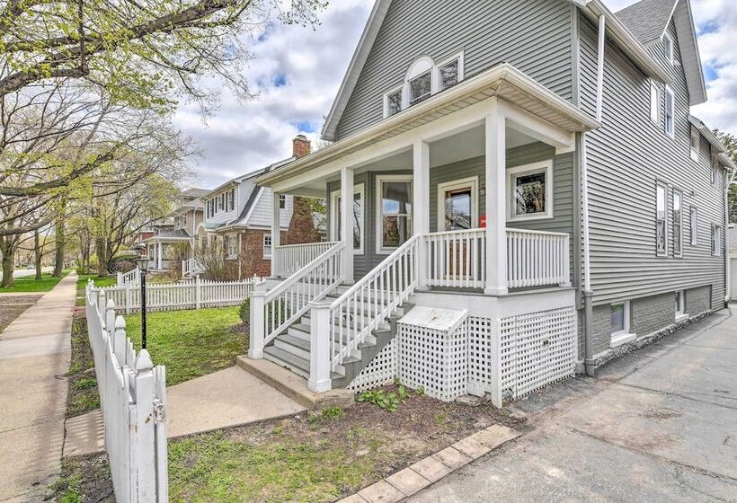 Oak Park Home W/ Fire Pit 5 Mi To Garfield Park!