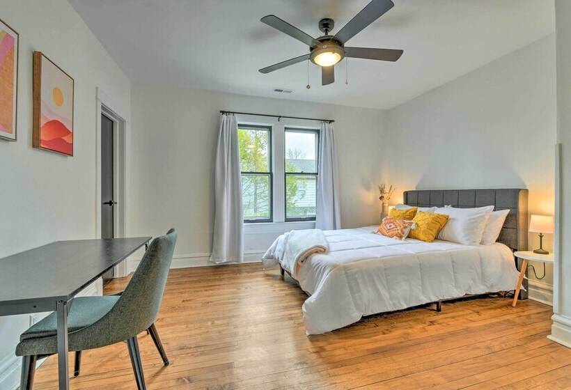 Oak Park Home W/ Fire Pit 5 Mi To Garfield Park!