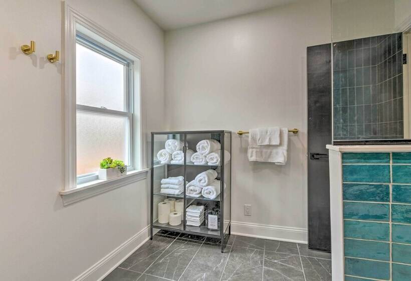 Oak Park Home W/ Fire Pit 5 Mi To Garfield Park!