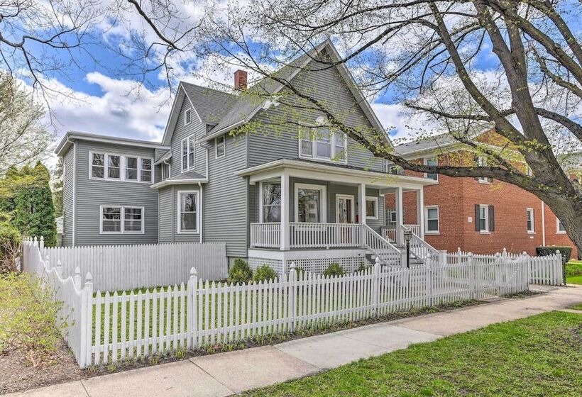 Oak Park Home W/ Fire Pit 5 Mi To Garfield Park!