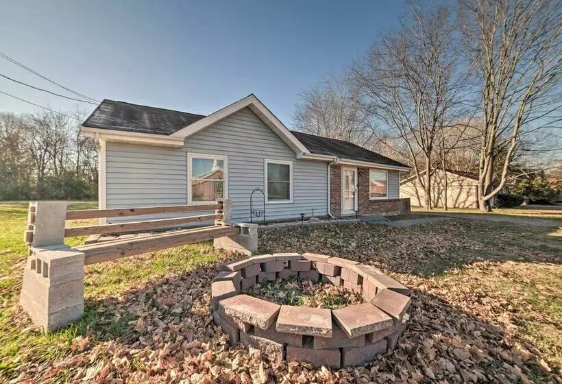 Clarksville Retreat: Half Mile To Fort Campell!