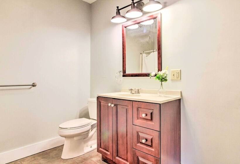 Comfy Ludlow Apartment ~ 3 Mi To Okemo Resort