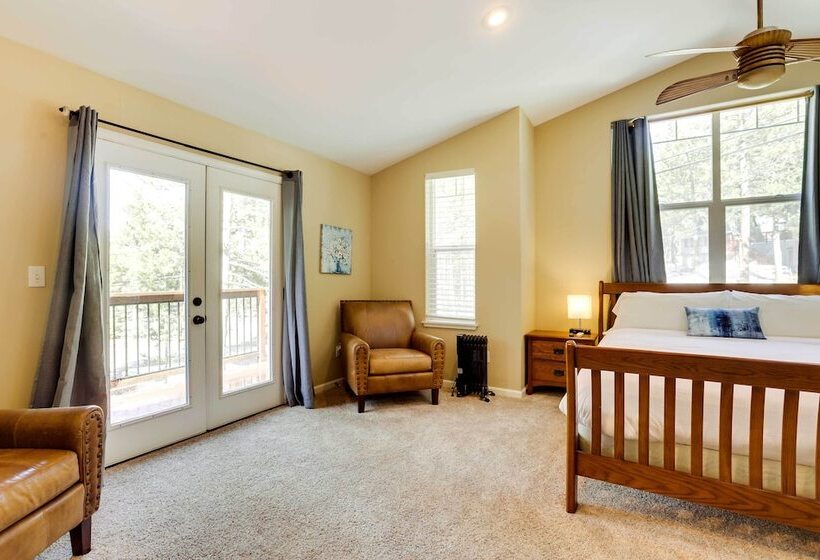 Cozy South Lake Tahoe Home ~ 6 Mi To Shore!