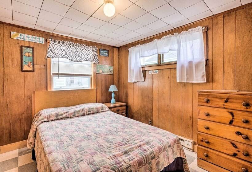Cozy Hampton Cottage W/ Bbq   Walk To Ocean!