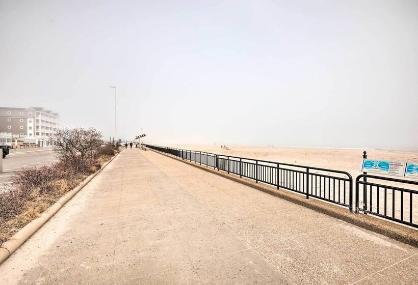 Cozy Hampton Cottage W/ Bbq   Walk To Ocean!