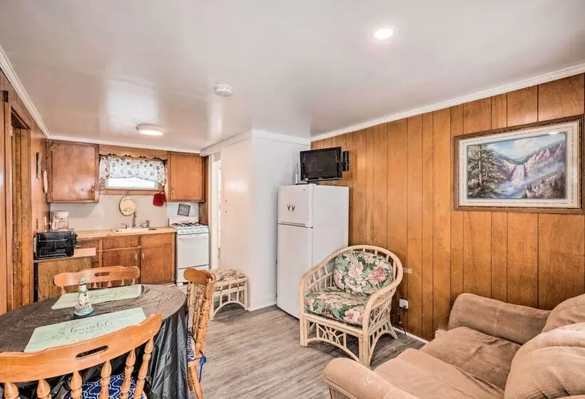 Cozy Hampton Cottage W/ Bbq   Walk To Ocean!