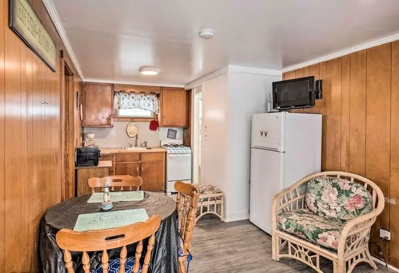 Cozy Hampton Cottage W/ Bbq   Walk To Ocean!