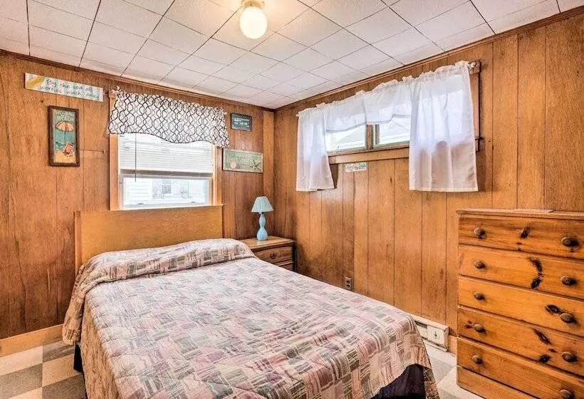 Cozy Hampton Cottage W/ Bbq   Walk To Ocean!