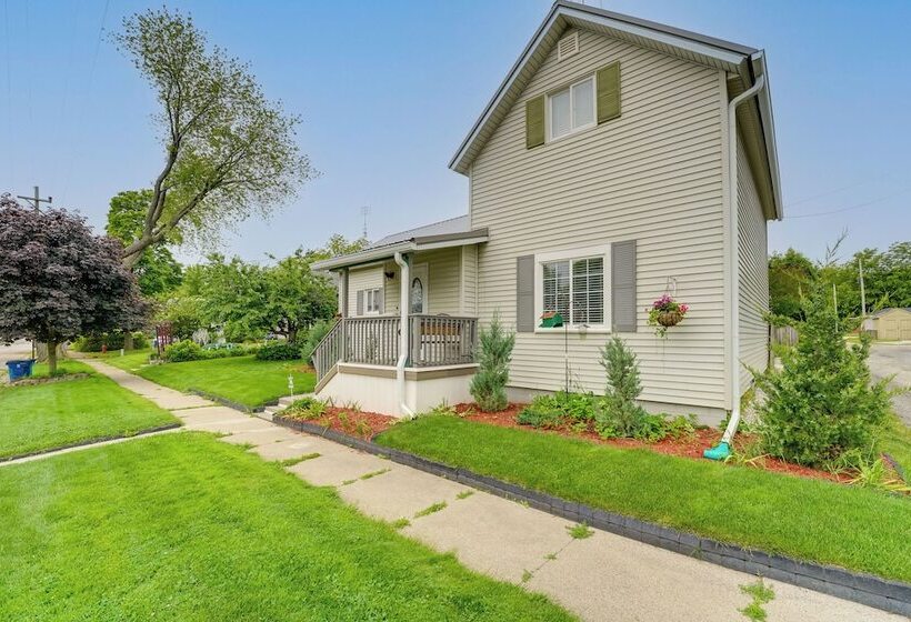 Manistee Cottage Near Beach & Dtwn