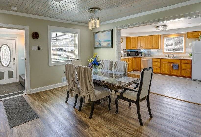 Manistee Cottage Near Beach & Dtwn