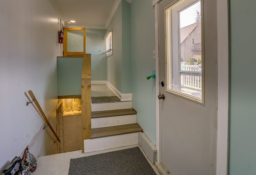 Manistee Cottage Near Beach & Dtwn