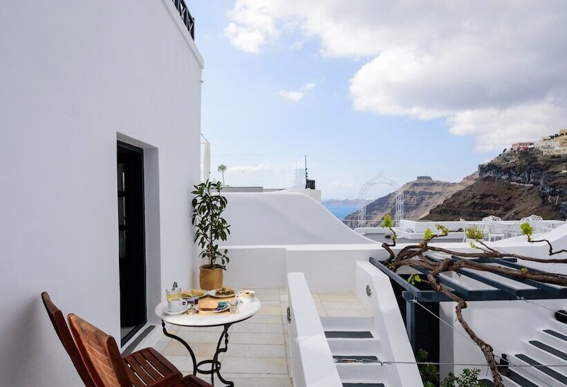 Firalia, Casa In Rock Suites