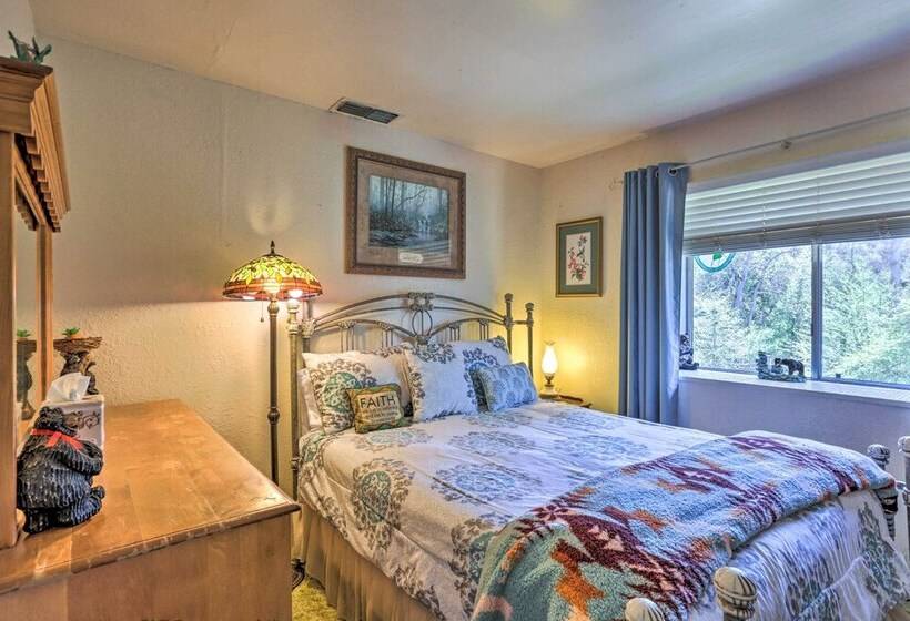 Gorgeous Oakhurst Retreat W/ Swimming Hole!