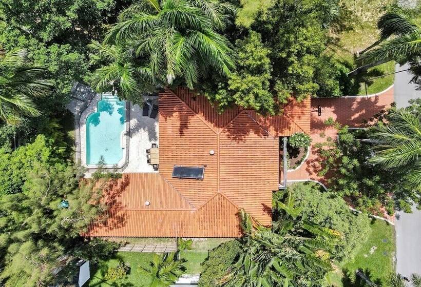 Hidden Miami Gem W/ Pool, Bbq & Minutes To Beach!