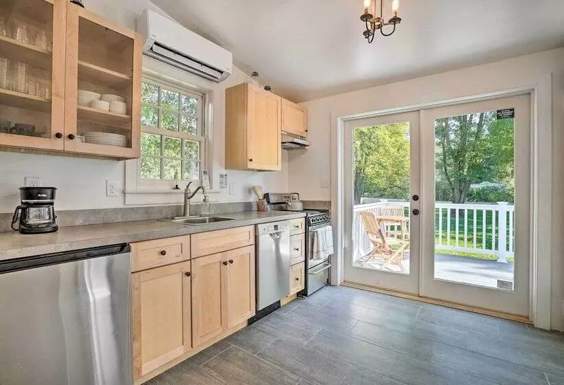 Historical Thurmont Escape W/ Furnished Deck!