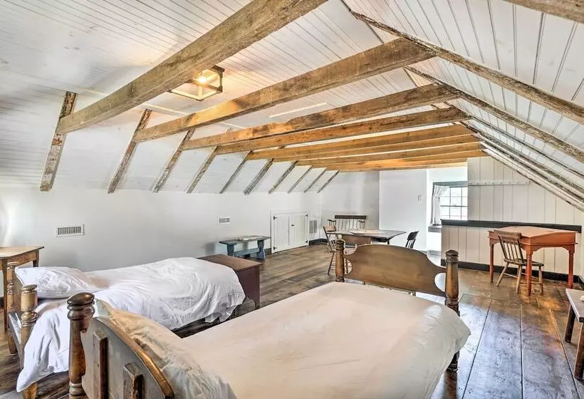 Historical Thurmont Escape W/ Furnished Deck!