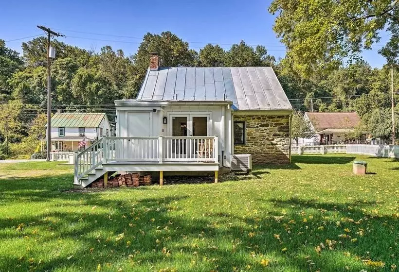 Historical Thurmont Escape W/ Furnished Deck!