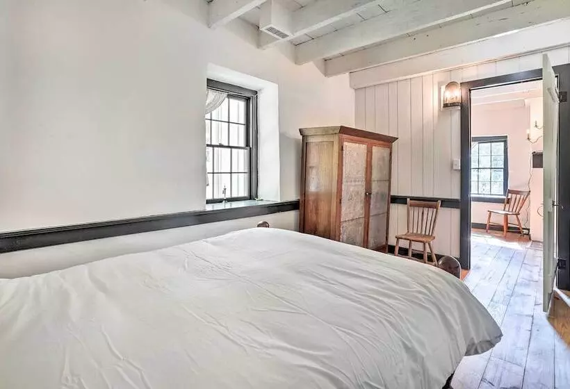 Historical Thurmont Escape W/ Furnished Deck!