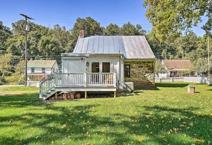 Historical Thurmont Escape W/ Furnished Deck!