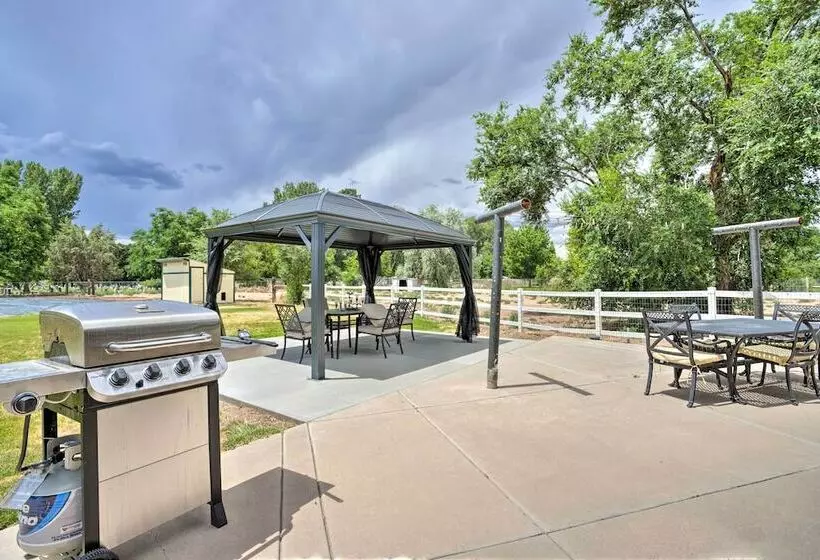 Home W/ Grill ~ 4 Miles To Co National Monument!